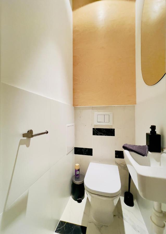 Spacious Apart In The Center- Main Square 300M Breslavia Exterior foto